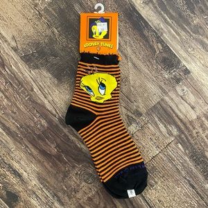Vintage 1997 Tweety Bird Striped Halloween Socks Size 9-11 NWT